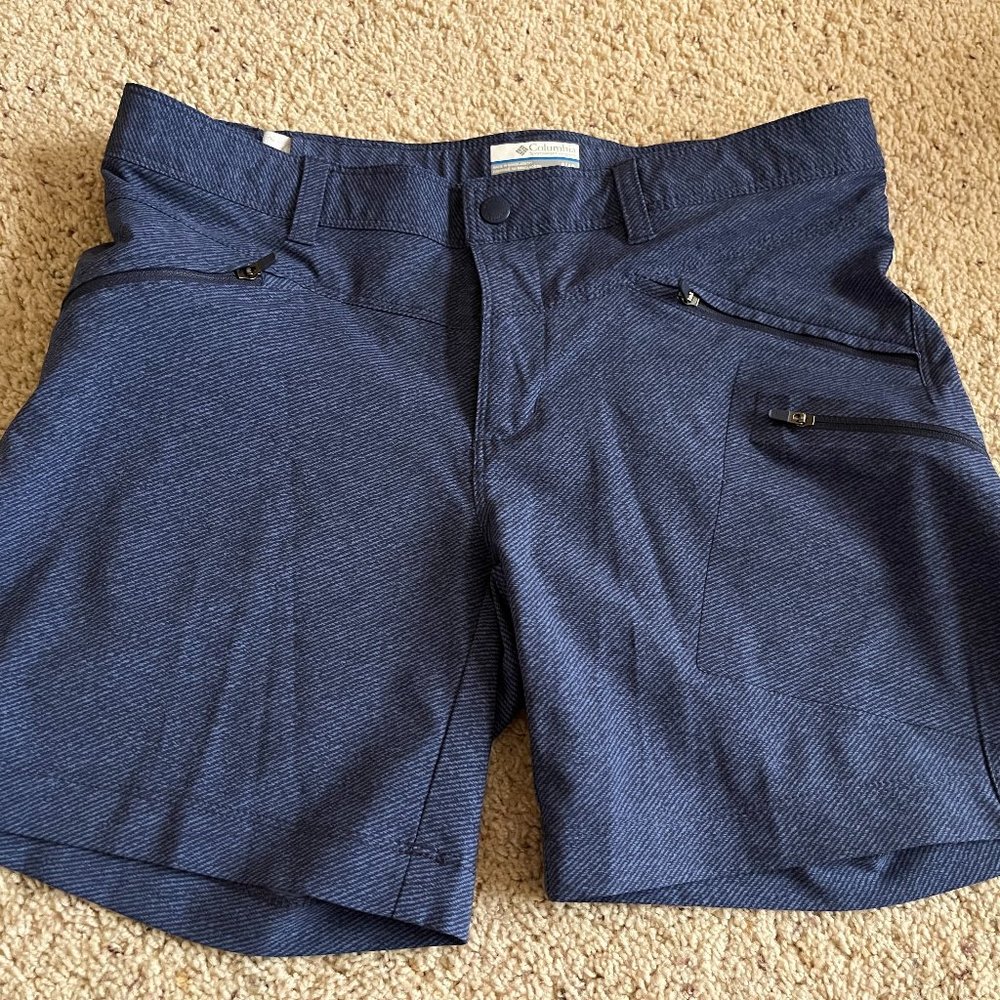 Columbia Women's Blue Peak to Point Shorts size 8 EUC